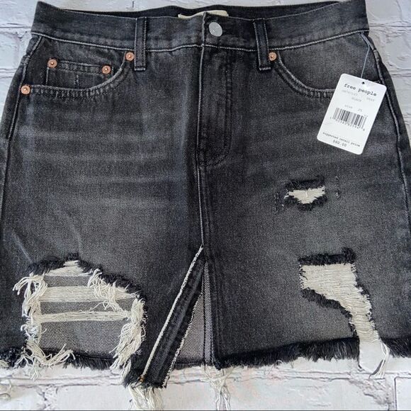 Free People RELAXED AND DESTROYED Denim Skirt NWT Size 25 - Picture 4 of 6